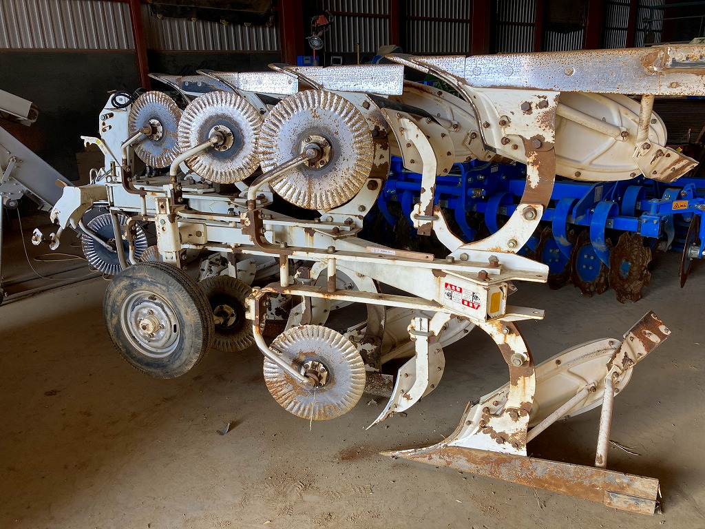 リバーシブルプラウ[スガノ] – RQY204F - 中古農機 トラクター 重機